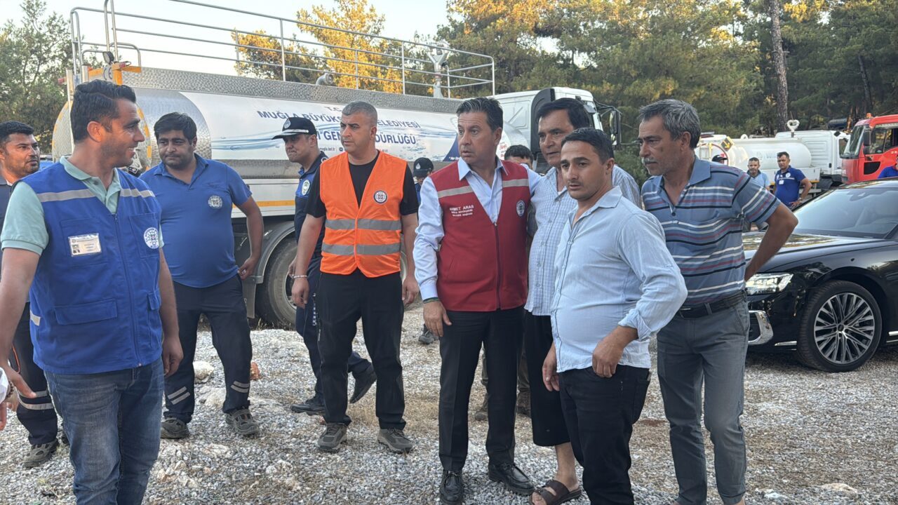 Muğla'nın Milas ilçesinde iki bölgede çıkan orman yangınlarından biri kontrol
