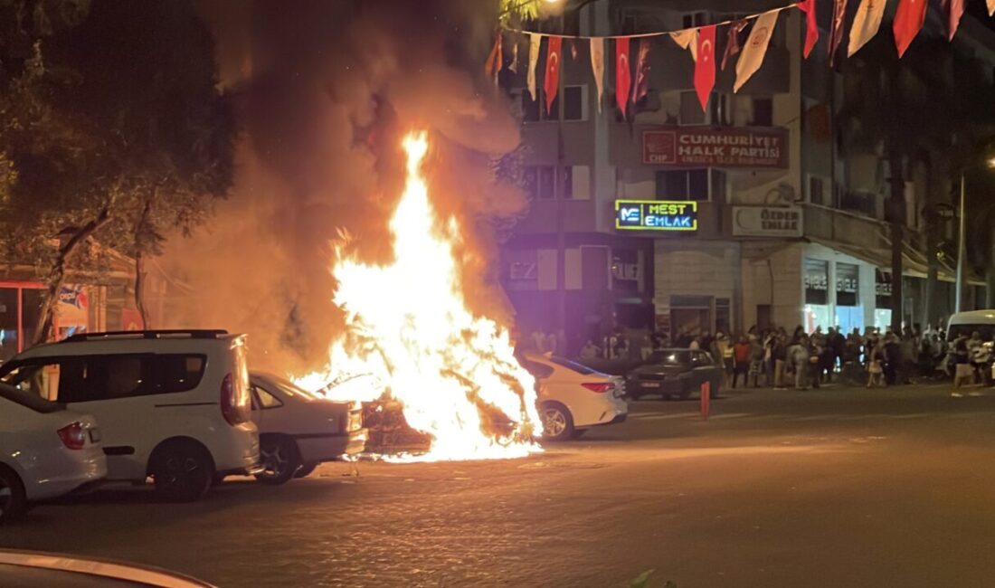 Muğla’nın Ortaca ilçesi Terzi Aliler Mahallesi Atatürk Caddesi’nde, yan yana