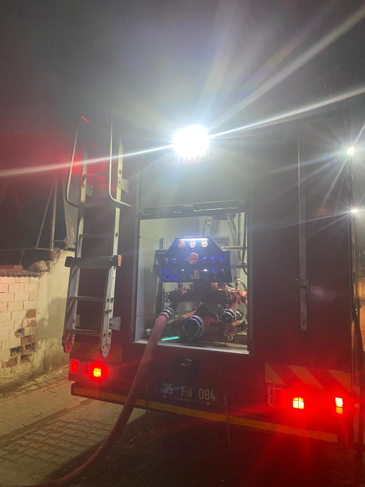 İzmir’in Ödemiş ilçesi Seyrekli Mahallesi’nde Hediye Coştu’ya ait tek katlı