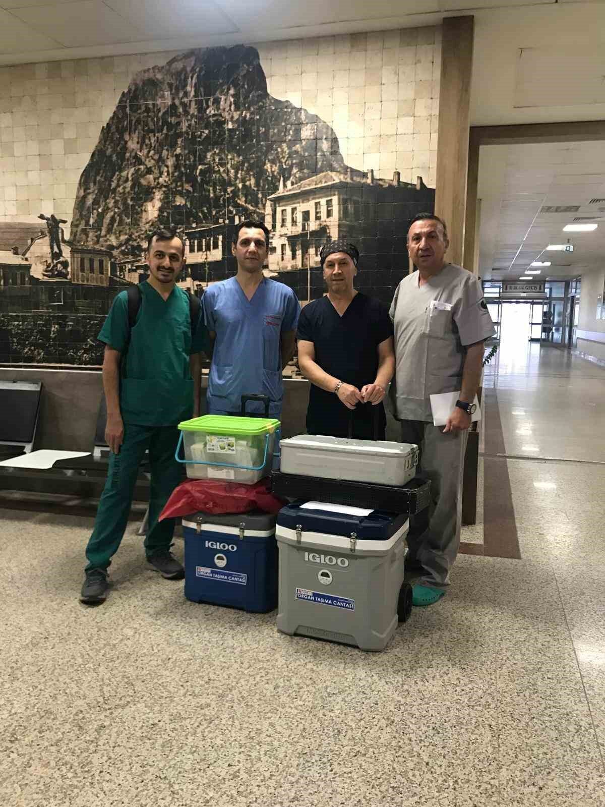 Afyonkarahisar Devlet Hastanesi’nde beyin ölümü gerçekleşen bir hastanın organlarının bağışlanmasıyla