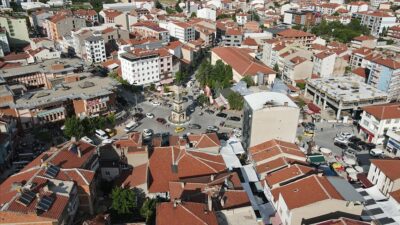  Afyonkarahisar’ın Emirdağ ilçesinde yaklaşık 45 bin olan nüfus, yaz tatilinde