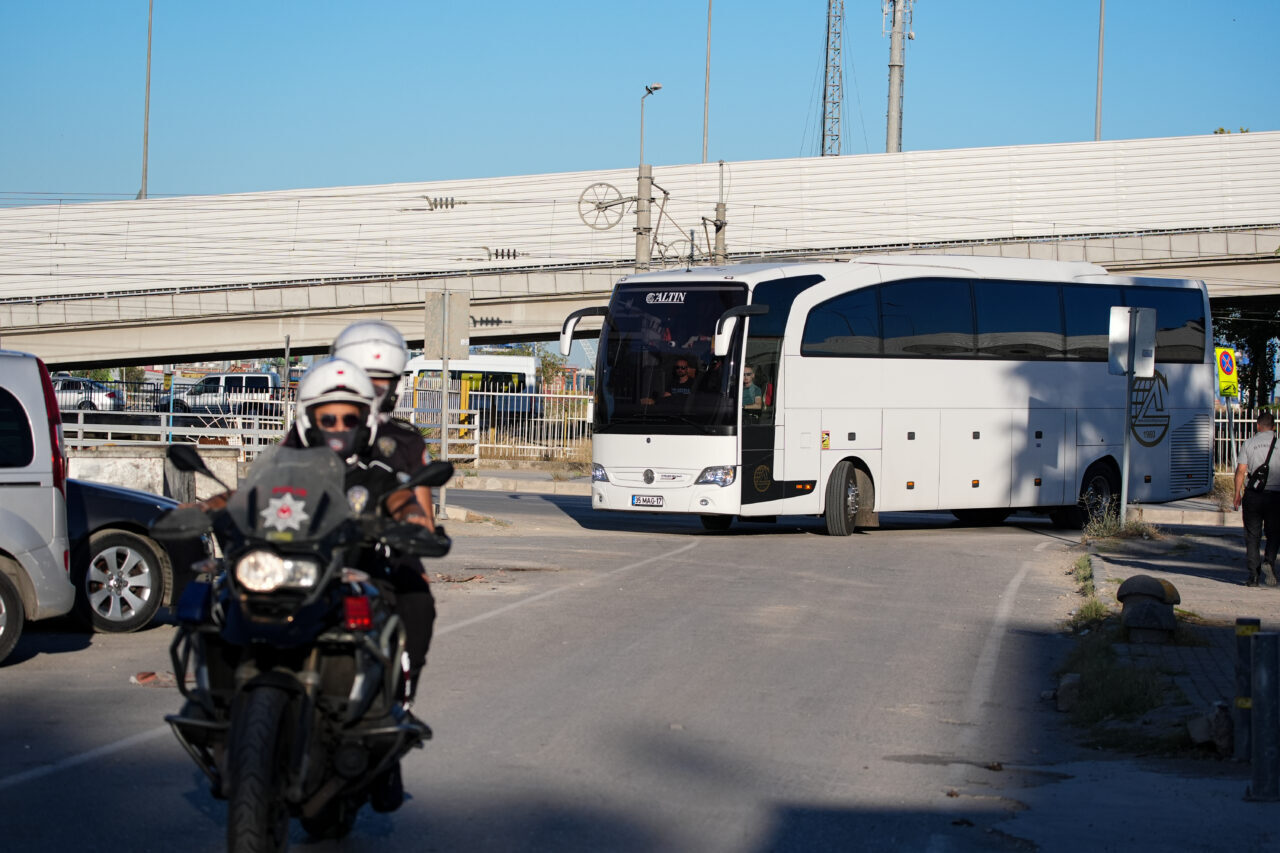 İzmir Büyükşehir Belediyesine yönelik yolsuzluk soruşturması kapsamında gözaltına alınan 137