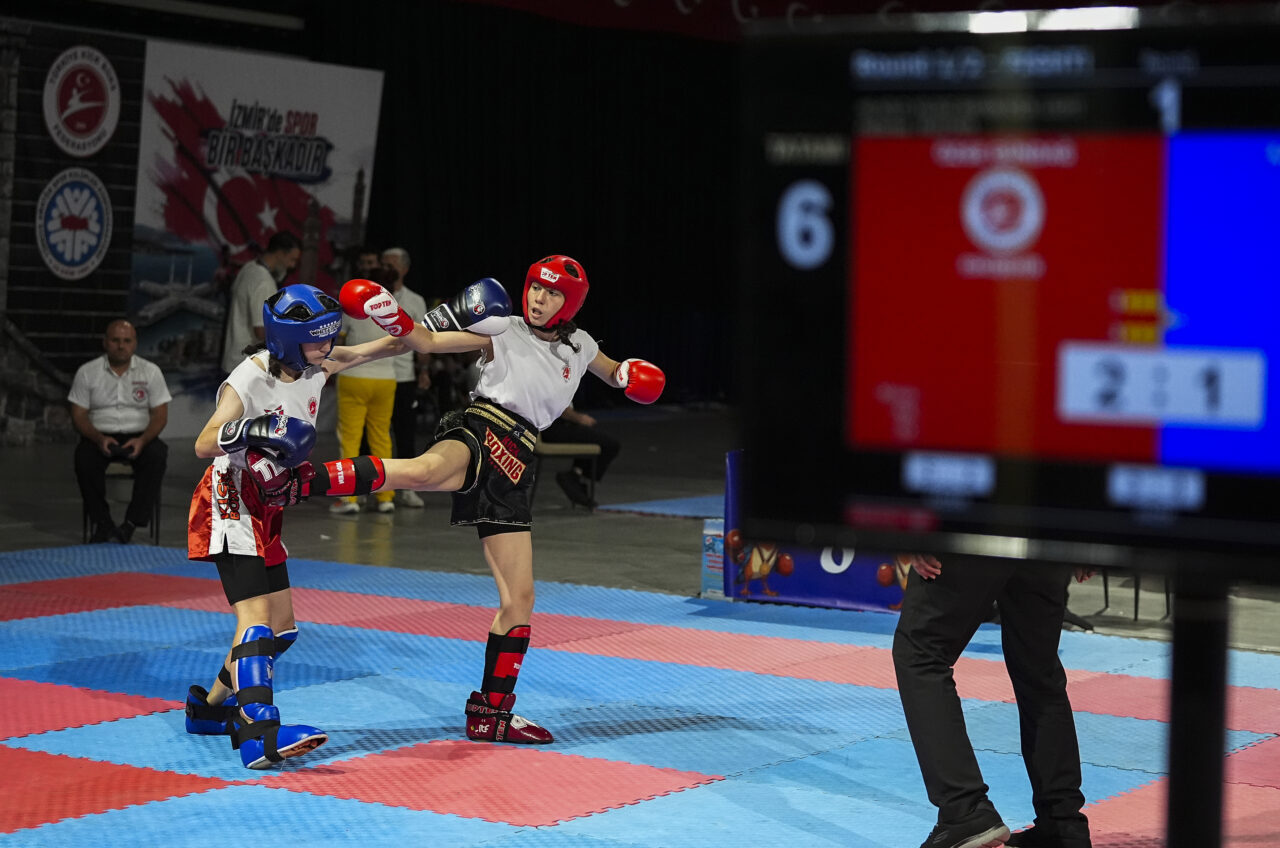 Türkiye Kick Boks Federasyonu tarafından 81 ilden 6 bin sporcunun