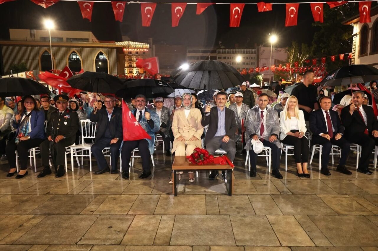 Afyonkarahisar Valisi Kübra Güran Yiğitbaşı, "15 Temmuz bir demokrasi zaferi