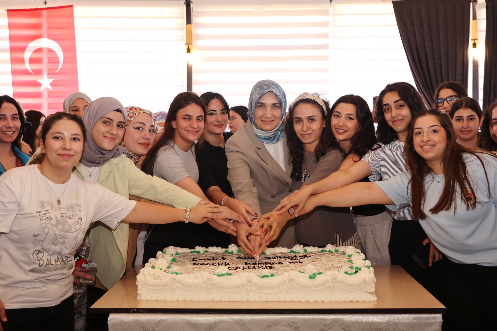 Afyonkarahisar Valisi Doç. Dr. Kübra Güran Yiğitbaşı, Sultandağı Gençlik Kampı’nda