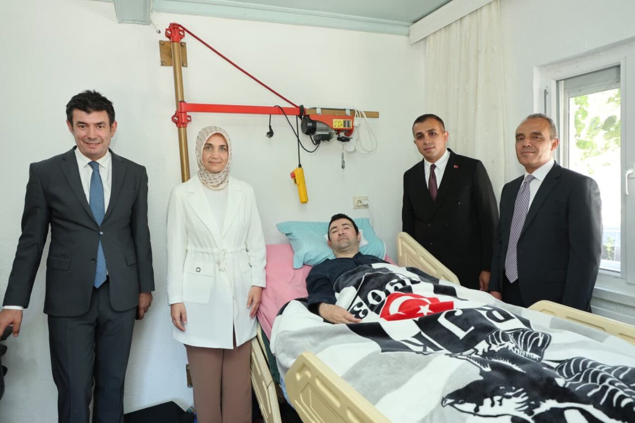 AFYONKARAHİSAR (AA) – Afyonkarahisar Valisi Kübra Güran Yiğitbaşı, geçirdiği trafik