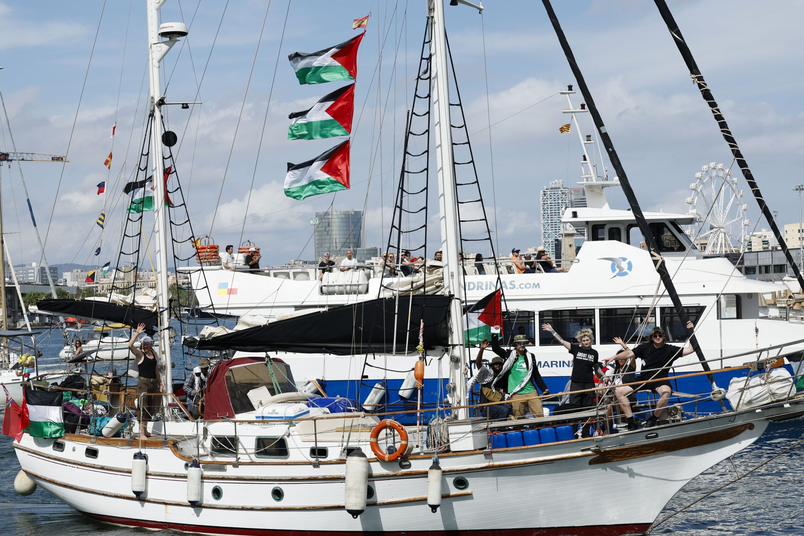 Dünya genelinde 44 ülkeden aktivistlerin desteklediği "Küresel Sumud Filosu" dahilinde