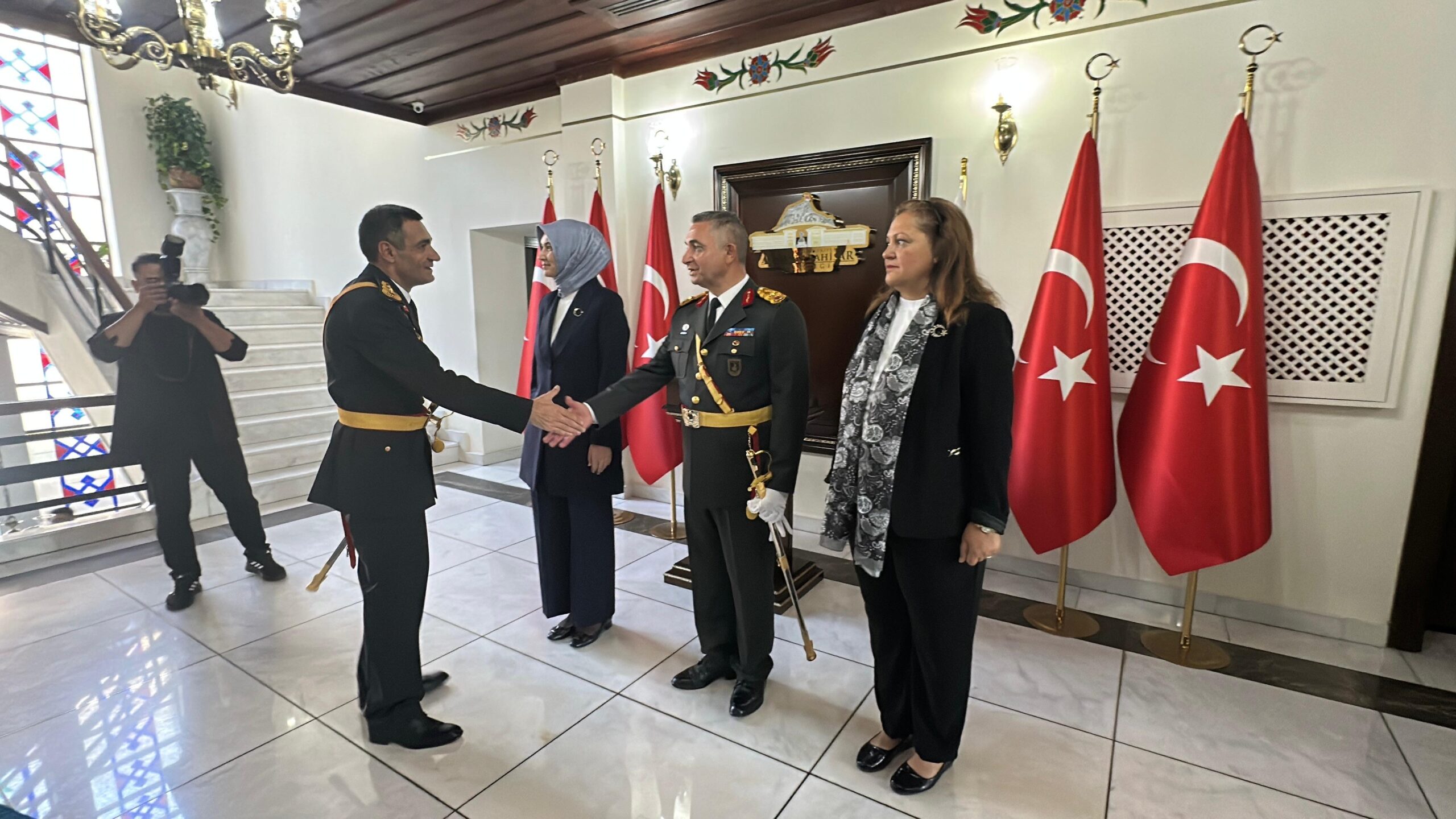 Afyonkarahisar’da 30 Ağustos Zafer Bayramı coşkuyla başladı. Kocatepe Parkı’ndaki Atatürk