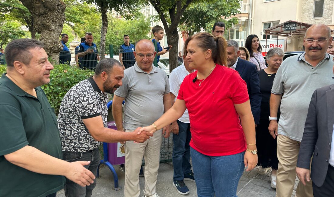 Afyonkarahisar Belediyesi’nin mahalle bazlı olarak sürdürdüğü “Halk Günü” uygulaması, vatandaşla