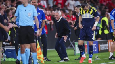UEFA Şampiyonlar Ligi play-off turu rövanşında Portekiz temsilcisi Benfica'ya 1-0