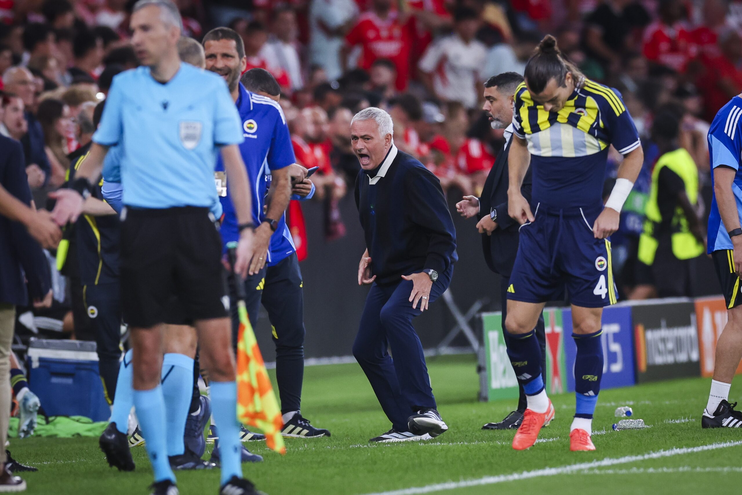 UEFA Şampiyonlar Ligi play-off turu rövanşında Portekiz temsilcisi Benfica'ya 1-0