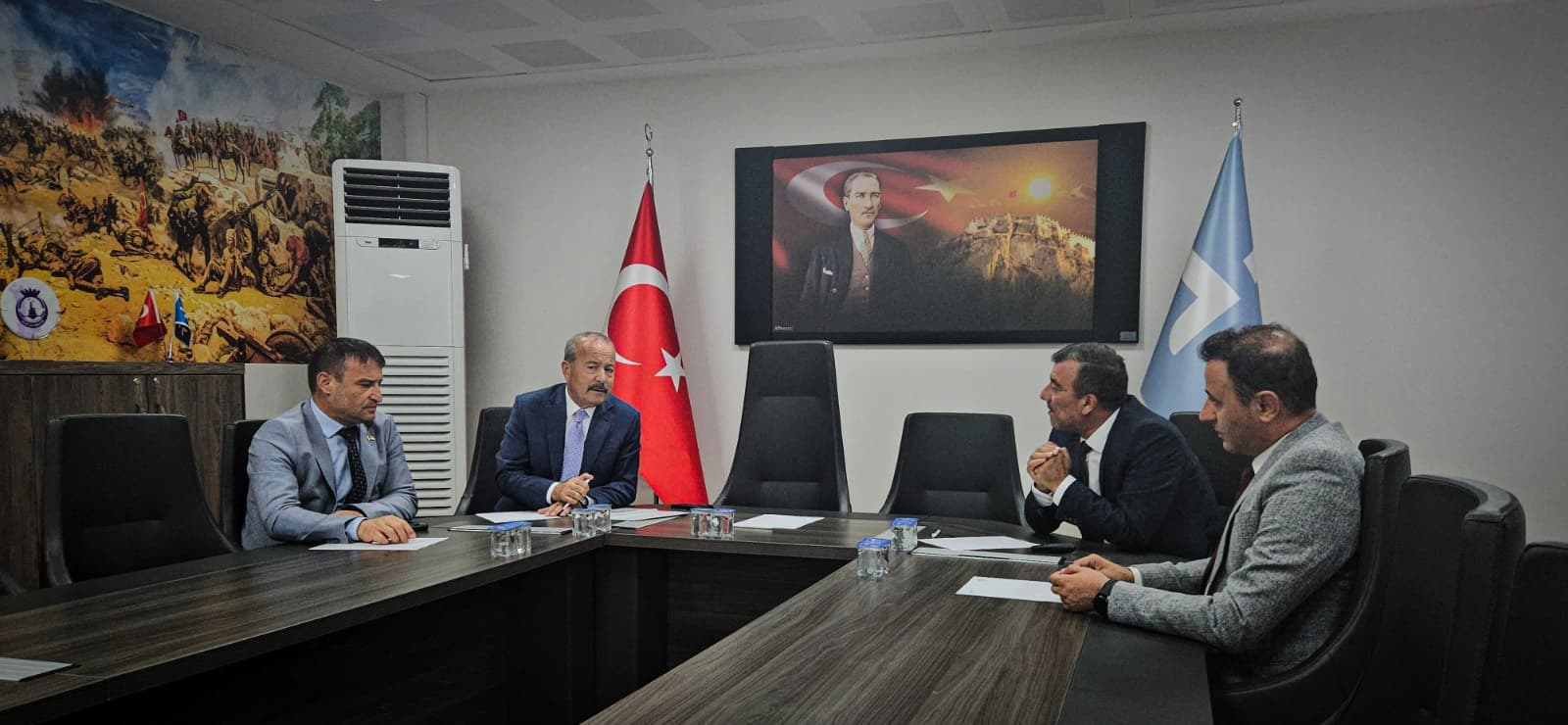 Milliyetçi Hareket Partisi Afyonkarahisar Milletvekili Mehmet Taytak, İl Başkanı Ahmet