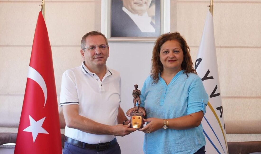 
Afyonkarahisar Belediye Başkanı Burcu Köksal, Türkiye’nin bağımsızlık mücadelesinde simge hâline