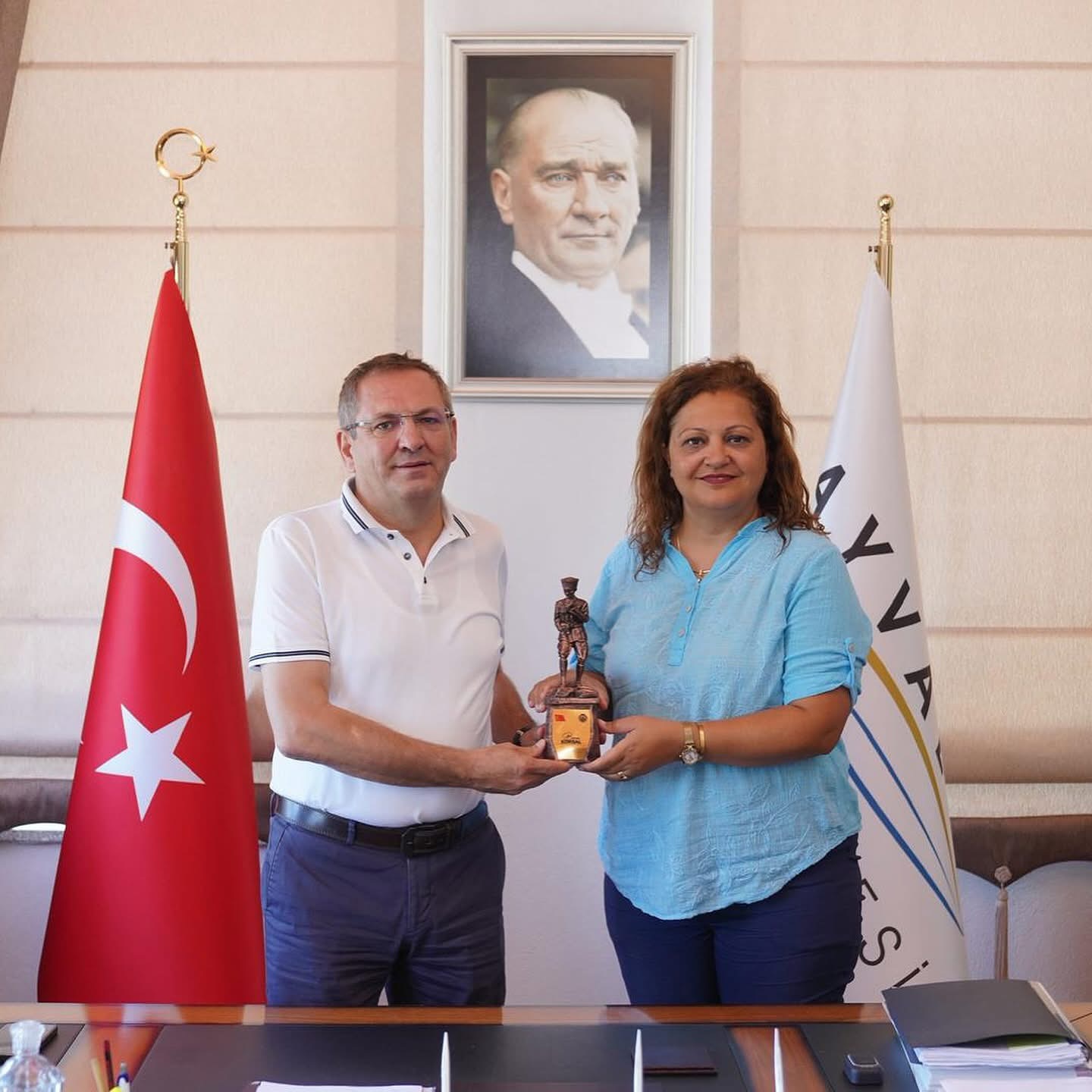
Afyonkarahisar Belediye Başkanı Burcu Köksal, Türkiye’nin bağımsızlık mücadelesinde simge hâline