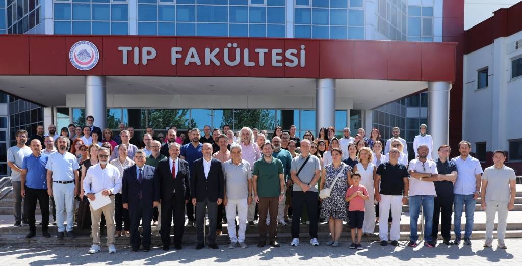 Sağlık Bakanlığı Bakan Yardımcılığı görevine atanan AFSÜ Kurucu Rektörü Prof.