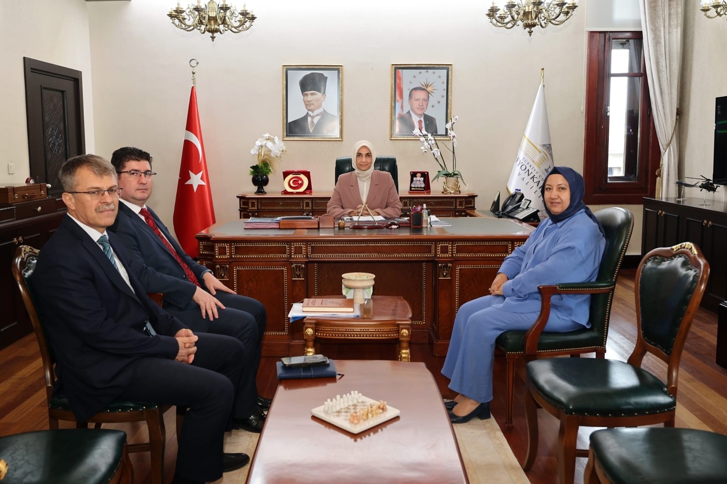 Afyonkarahisar Valisi Doç. Dr.c, sokak hayvanlarına yönelik çalışmalar kapsamında önemli