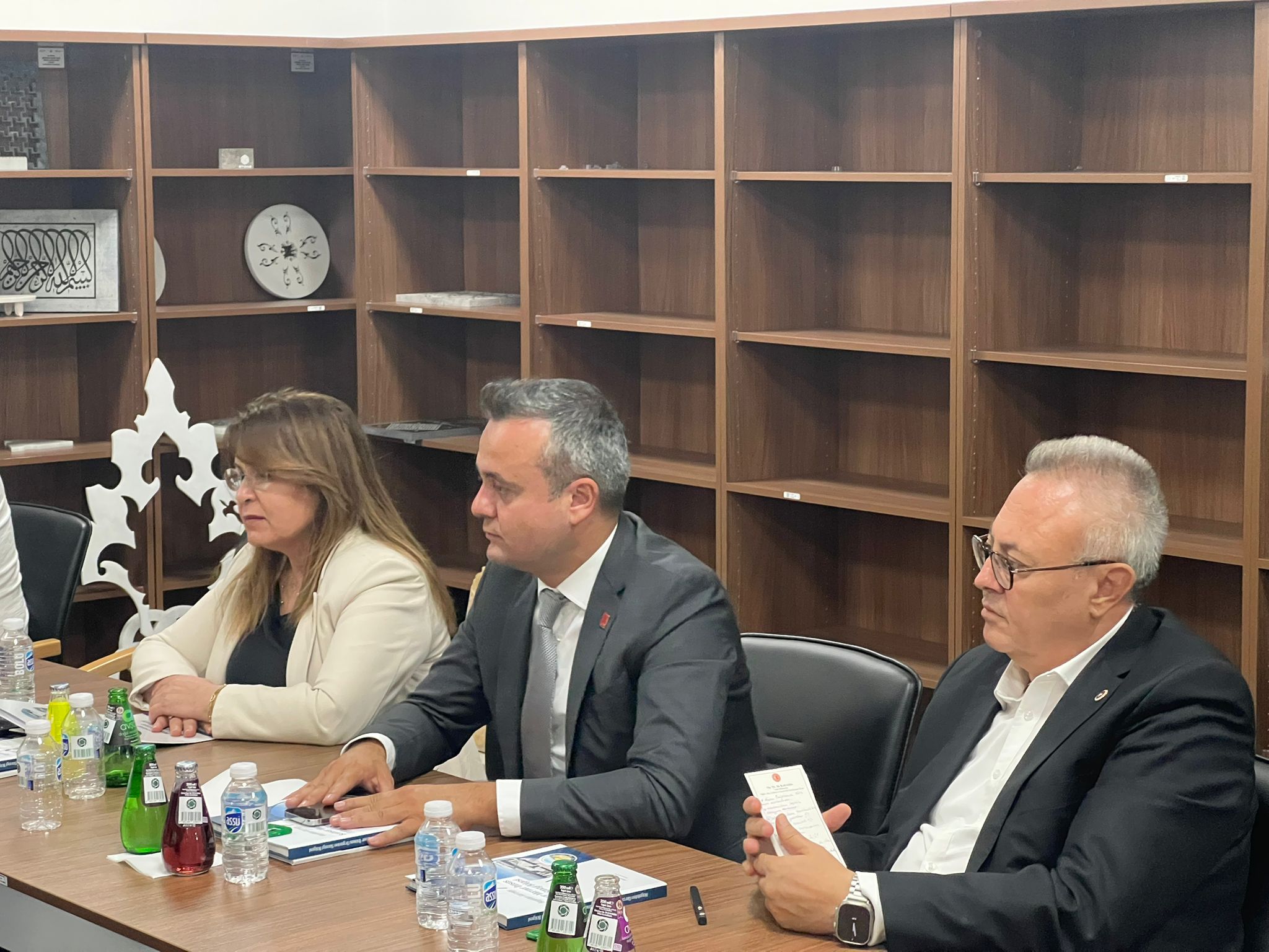 Cumhuriyet Halk Partisi (CHP) Uşak Milletvekili Ali Karaoba, bölge temasları
