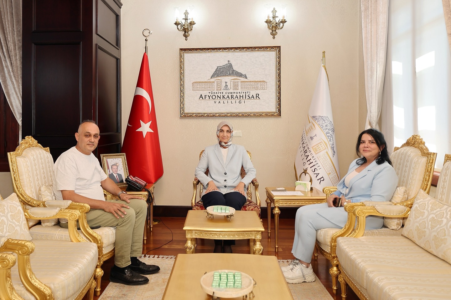 Kanal 3 Genel Müdürü Selcen Dilek Çöygün ile Program yapımcısı