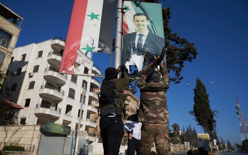 Suriye’de Esad döneminde savaş suçlarına karıştığı belirlenen Tümgeneral Pilot Riyad