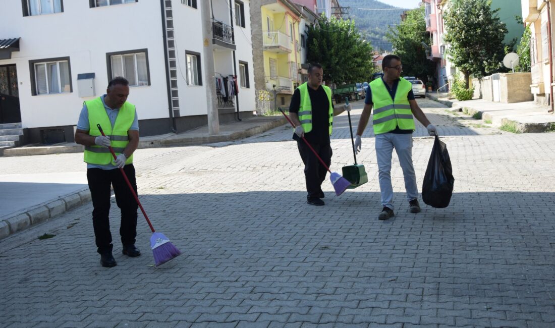 Afyonkarahisar’ın Çay ilçesinde çevre bilincini artırmak ve temizlik konusundaki farkındalığı