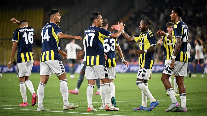 Fenerbahçe, UEFA Şampiyonlar Ligi için kadrosunu bildirdi.