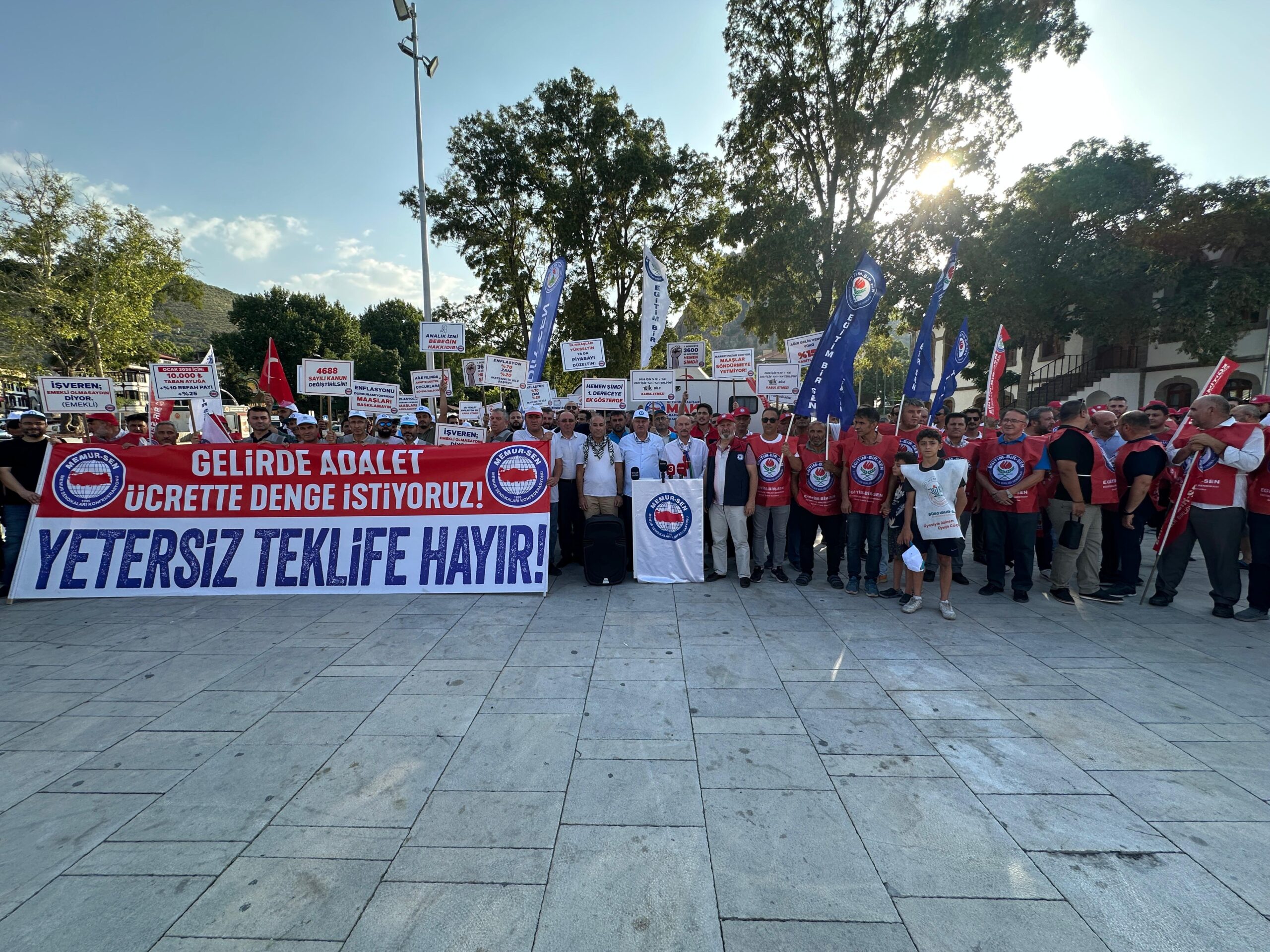 Afyonkarahisar’da Memur-Sen İl Temsilciliği, 8. Dönem Toplu Sözleşme süreciyle ilgili