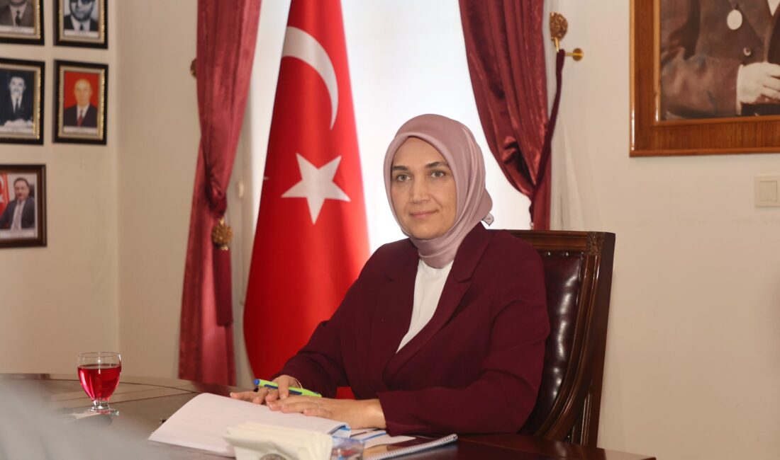 Kaymakamlarla değerlendirme toplantısı Afyonkarahisar Valisi Doç. Dr. Kübra Güran Yiğitbaşı başkanlığında değerlendirme toplantısı