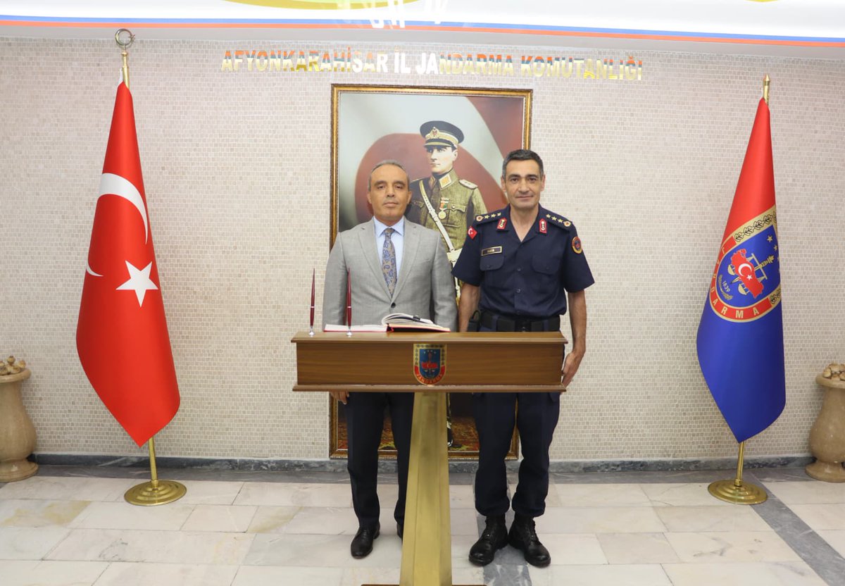 Afyonkarahisar İl Emniyet Müdürü Ahmet Birtan Erol, İl Jandarma Komutanlığı