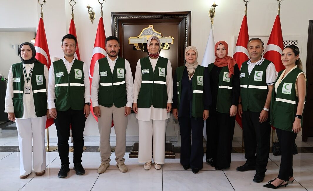 Afyonkarahisar Valisi Doç. Dr. Kübra Güran Yiğitbaşı, çeşitli kurum ve
