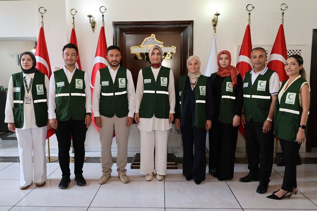 Afyonkarahisar Valisi Doç. Dr. Kübra Güran Yiğitbaşı, çeşitli kurum ve