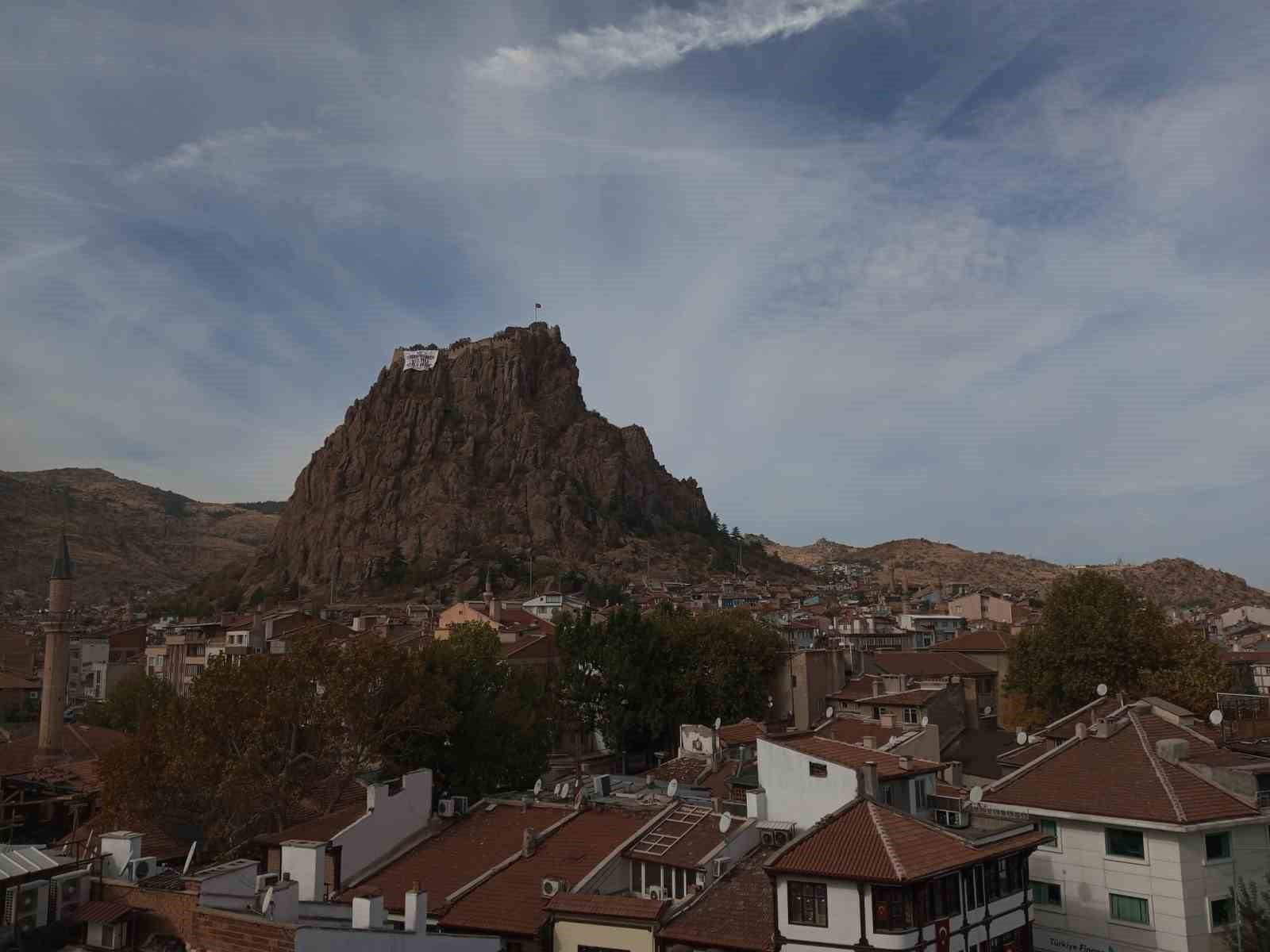 Yapılan son değerlendirmelere göre Afyonkarahisar’da bugün ve yarın yağış bekleniyor.