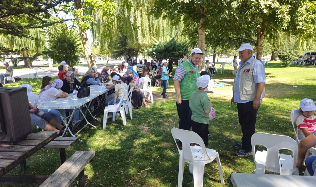 Afyonkarahisar İnsani Yardım Derneği tarafından geleneksel olarak düzenlenen yetim pikniği