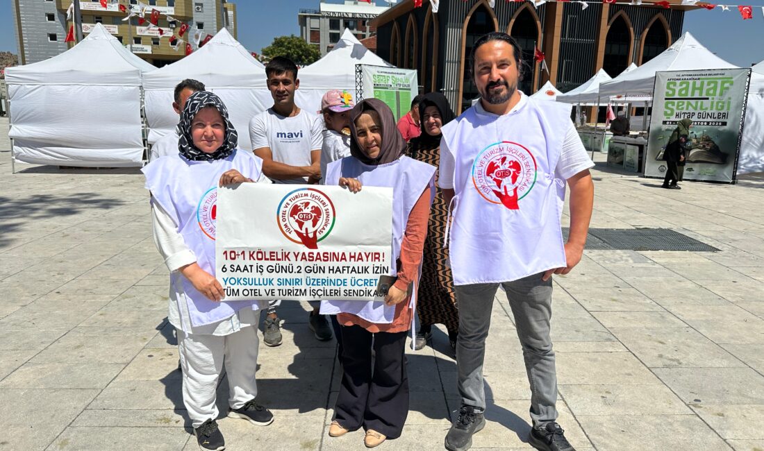 Tüm Otel ve Turizm İşçileri Sendikası, Zafer Meydanı’nda düzenlediği basın