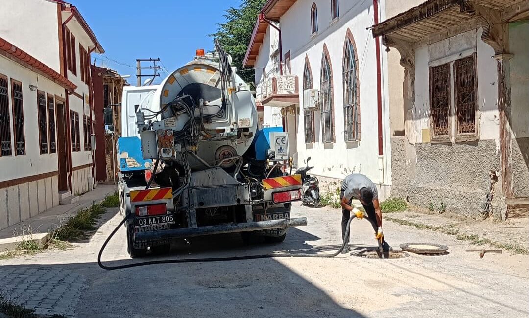 Kanalizasyon ve yağmur ızgaralarında temizlik