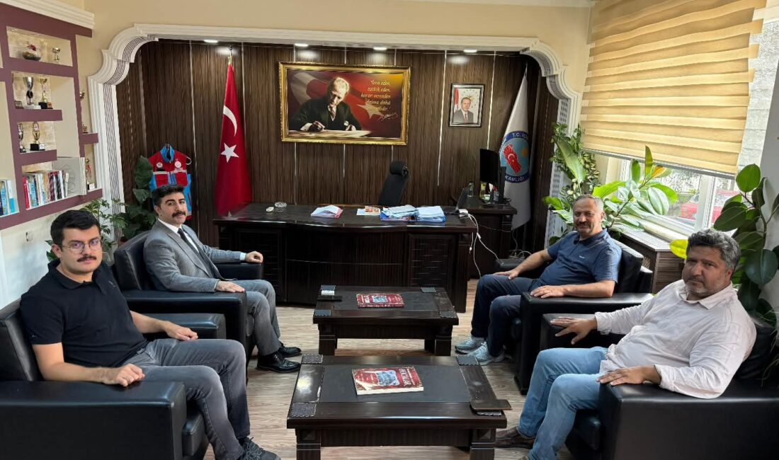 Afyonkarahisar’ın Hocalar ilçesinde göreve yeni başlayan Kaymakam Yunus Emre Altunkaynak,