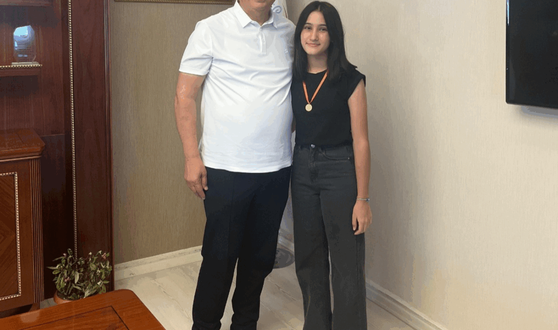 Erkmen Belediye Başkanı Yücel Şahin, Liselere Giriş Sınavı’nda üstün başarı