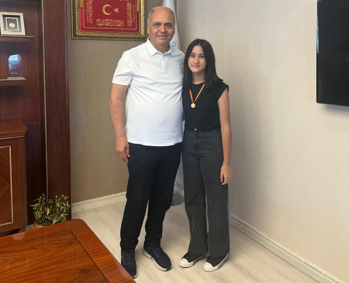 Erkmen Belediye Başkanı Yücel Şahin, Liselere Giriş Sınavı’nda üstün başarı