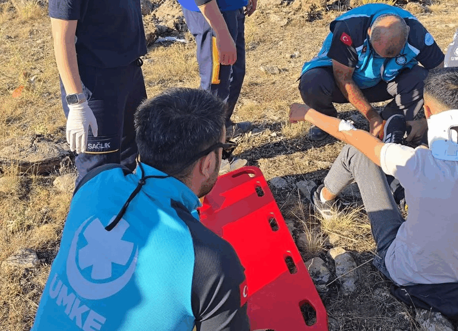 Büyük Taarruz’un yıl dönümü dolayısıyla düzenlenen Zafer Yürüyüşü kapsamında gece