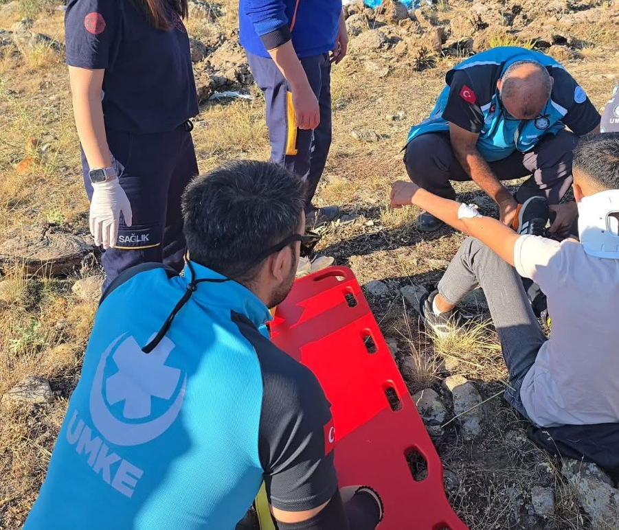 Büyük Taarruz’un yıl dönümü dolayısıyla düzenlenen Zafer Yürüyüşü kapsamında gece