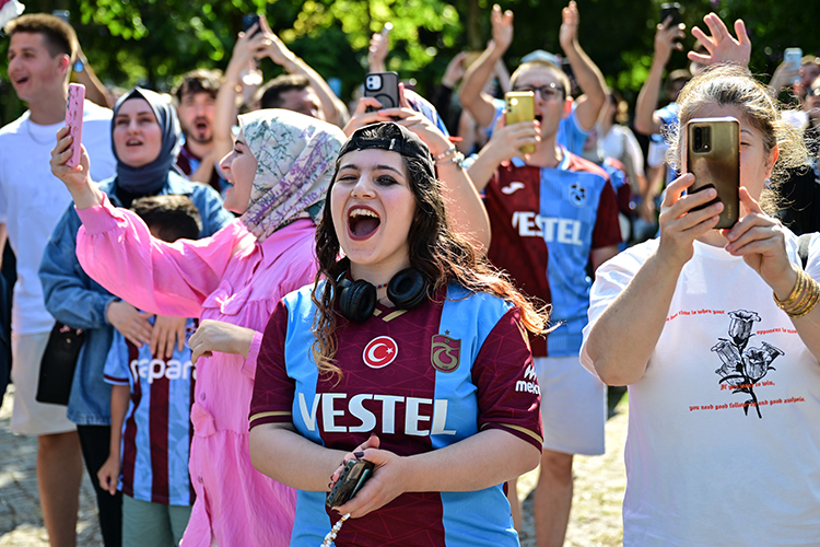 
Trabzonspor Kulübünün 58. kuruluş yıl dönümü dolayısıyla Gurbetçi Gençler Taraftar