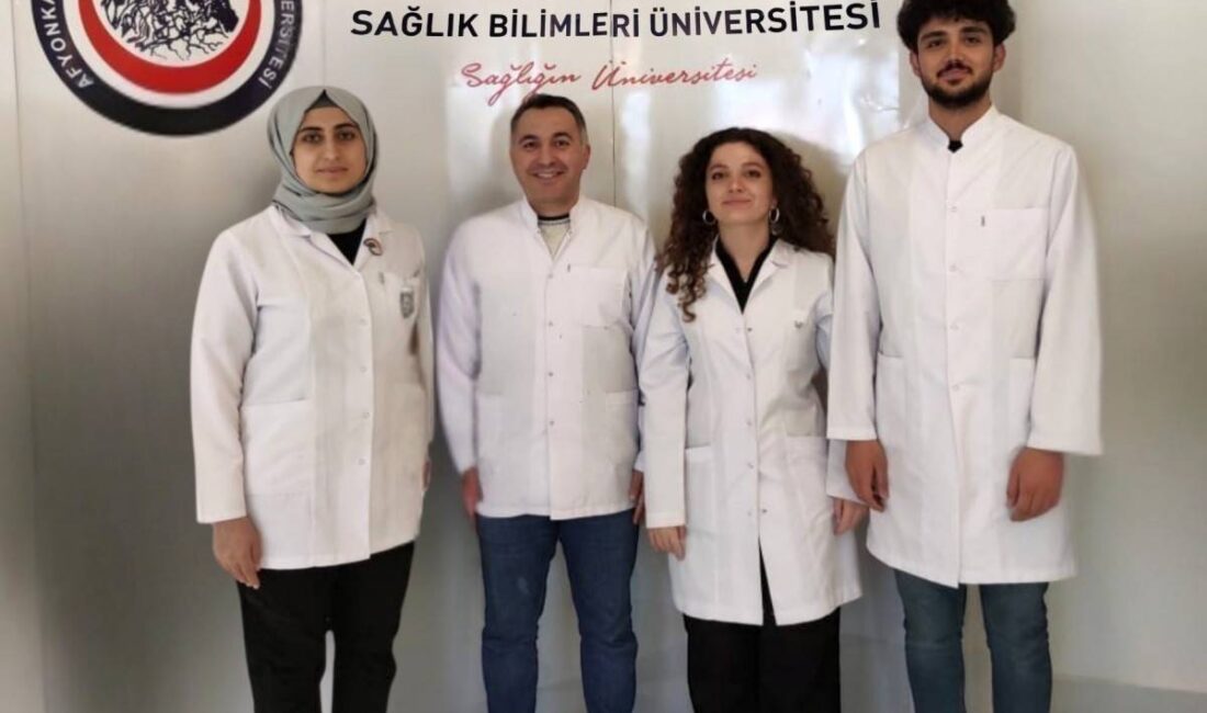 Afyonkarahisar Sağlık Bilimleri Üniversitesi (AFSÜ) Eczacılık Fakültesi 5. sınıf öğrencileri