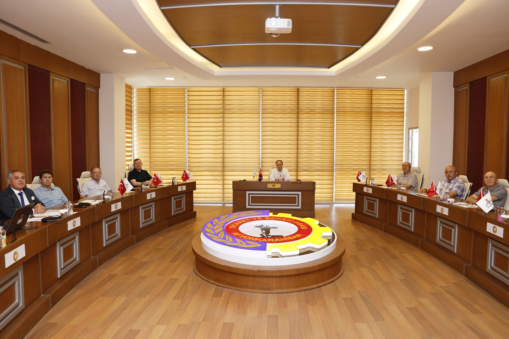 Afyon Eğitim Vakfı (AEV) Yönetim Kurulu toplantısı gerçekleştirildi. Toplantıya Afyon