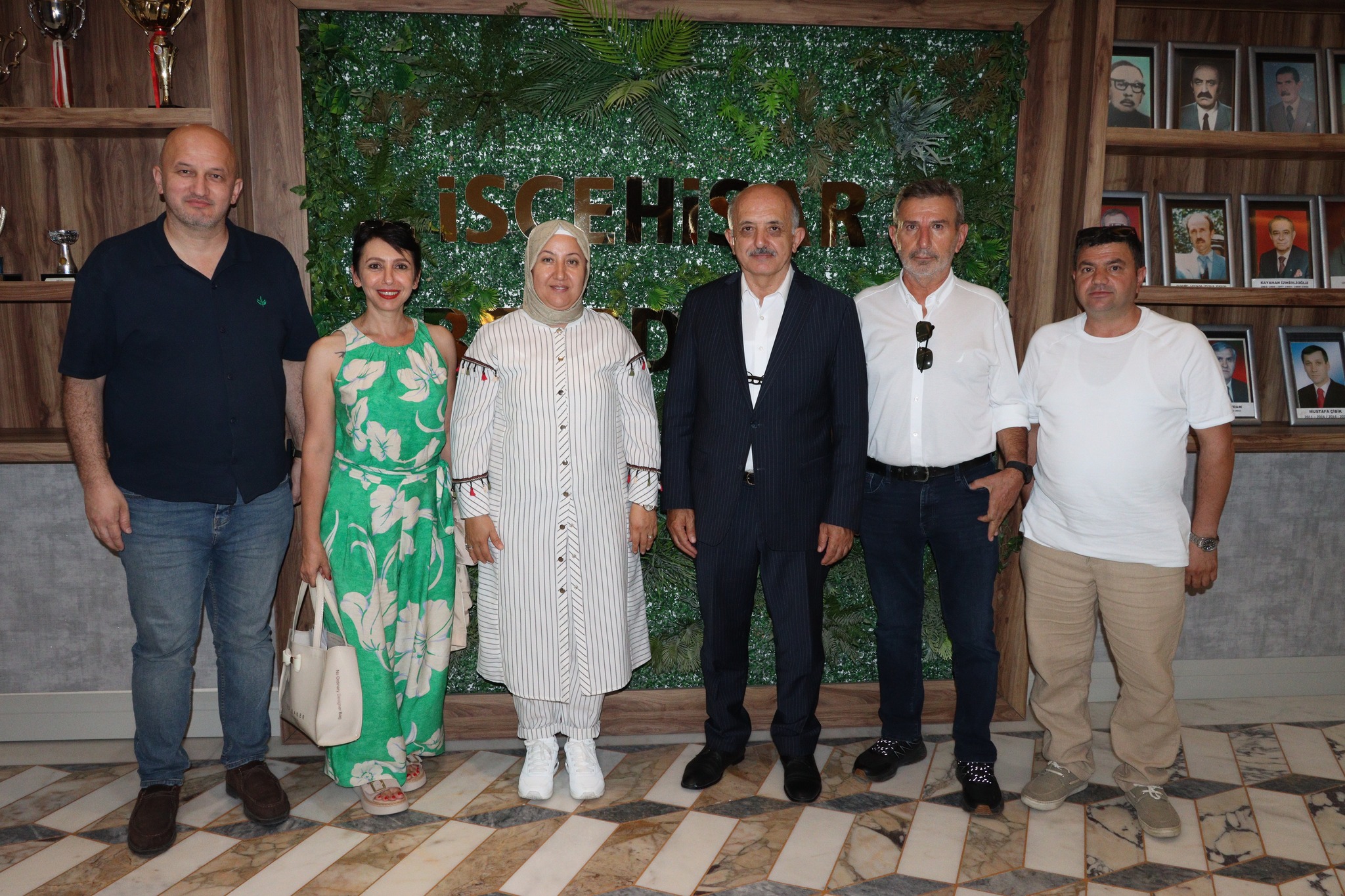 Giresun Federasyonu Genel Başkanı Muhterem Memiş ve beraberindeki heyet, Belediye