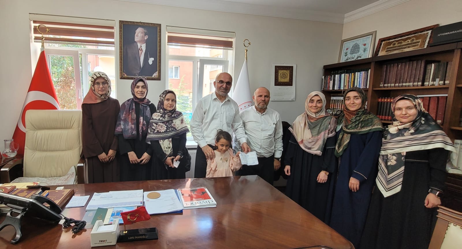 Beyyazı Kasabasında görevli Kur'an Kursu öğreticileri ile Beyyazılı olup farklı