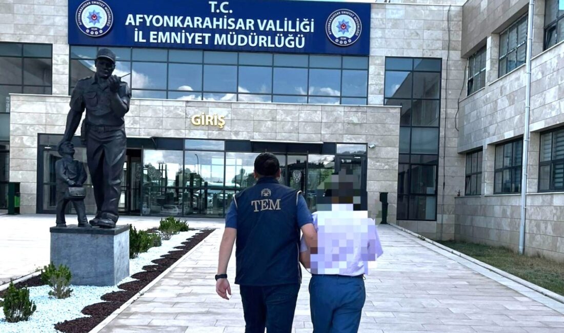 Afyonkarahisar İl Emniyet Müdürlüğü ekipleri, aranan şahıslara yönelik yürüttüğü çalışmalar