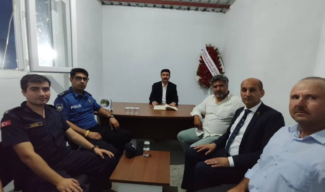 Hocalar Belediye Başkanı Ali Arslan, İlçe Kaymakamı Yunus Emre Altunkaynak,