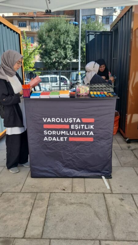   KADEM Afyonkarahisar Temsilciliği, kent merkezinde düzenlediği stand çalışmasıyla kadınların