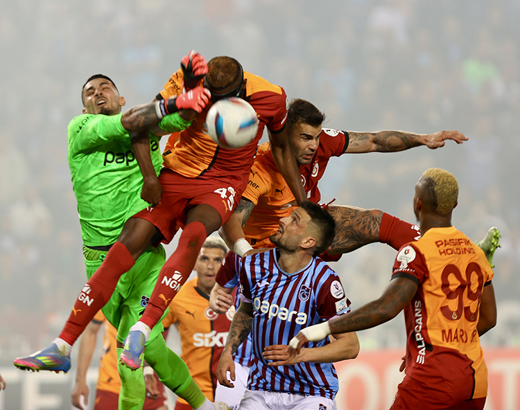 Eski adıyla Türkiye 1. Futbol Ligi, son yıllardaki adıyla Süper