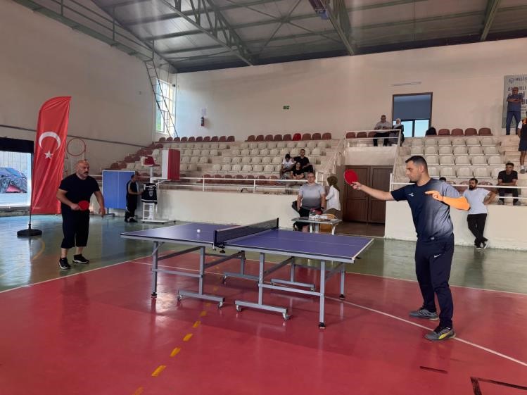 Bilecik’in Söğüt ilçesinde düzenlenen Masa Tenisi Turnuvası, kıyasıya mücadelelere sahne