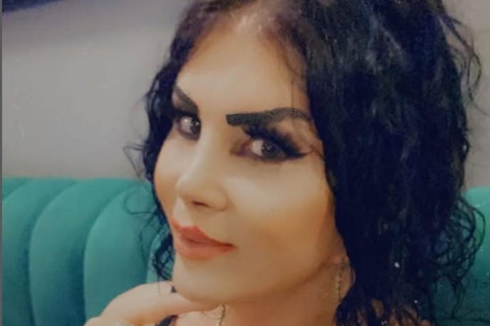 Antalya'da bir kişi, yaşadığı evin banyosunda boğazı kesilmiş halde ölü